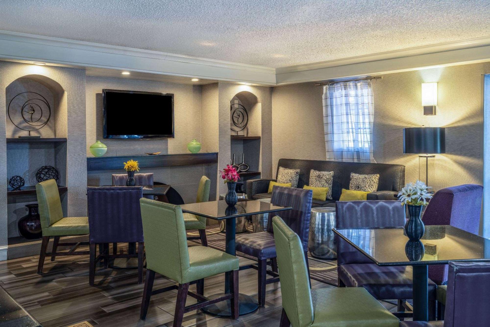 La Quinta By Wyndham North
