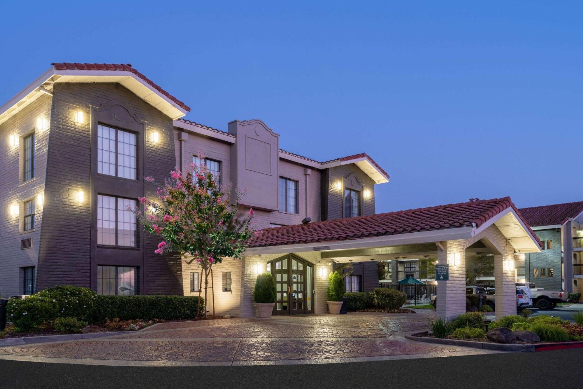 Hotel La Quinta By Wyndham Sacramento North Carmichael