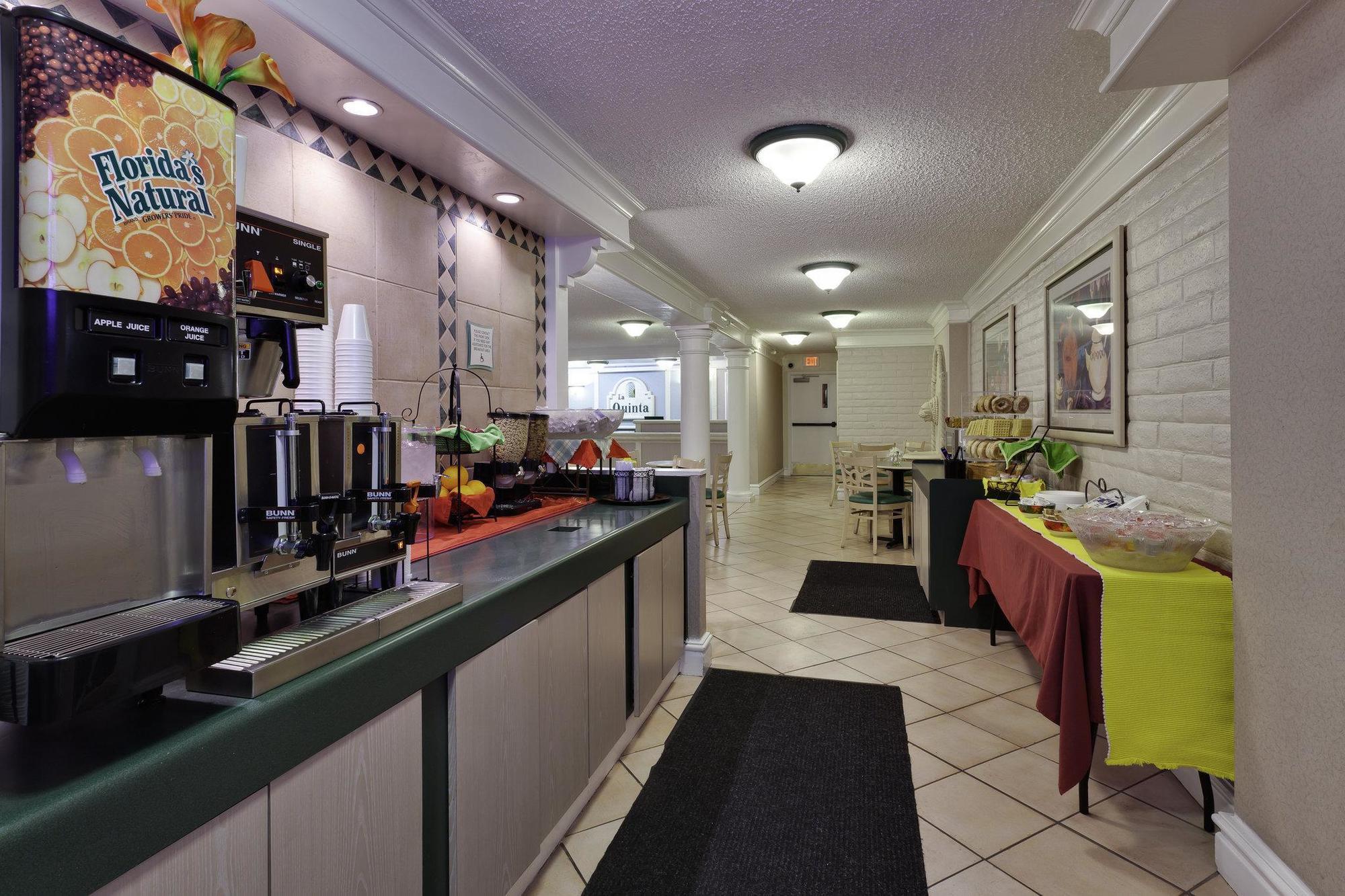 Hotel La Quinta By Wyndham Sacramento North 3*