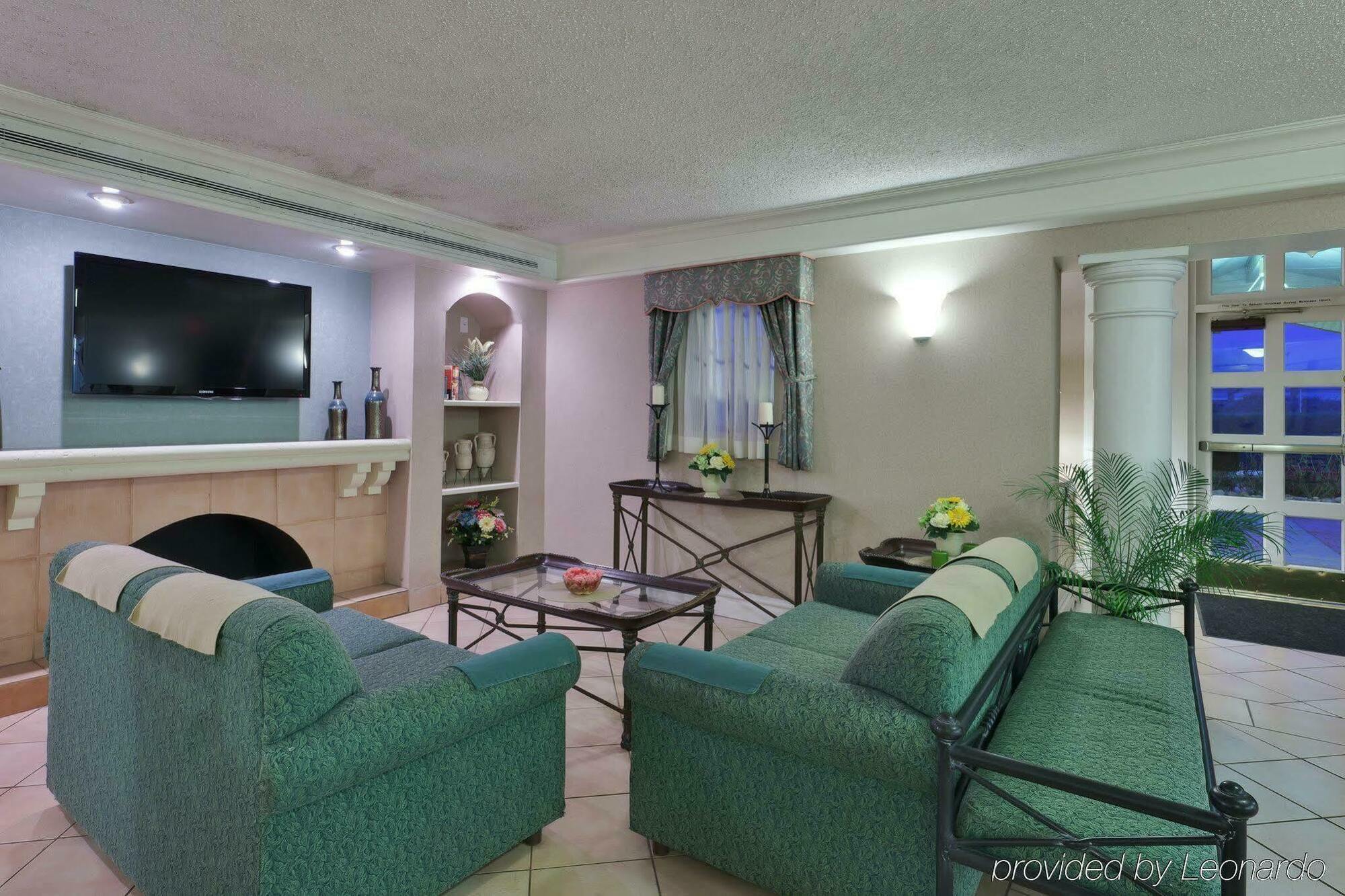 La Quinta By Wyndham North Carmichael