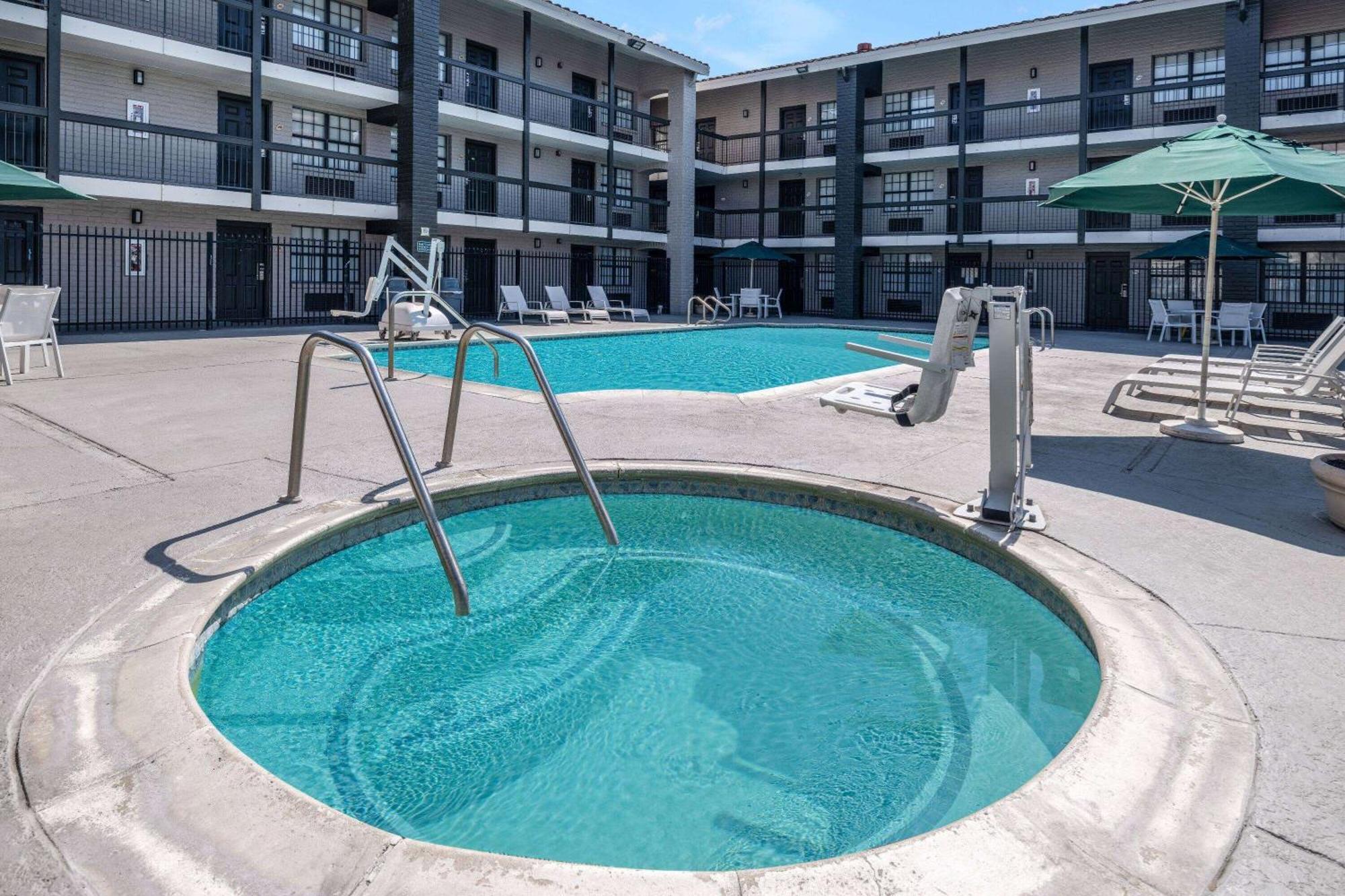 La Quinta By Wyndham North